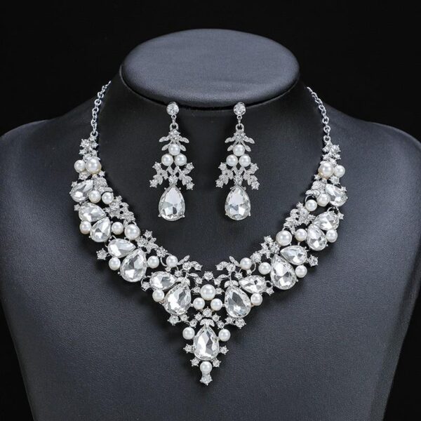 Amazon Cross-border European and American Pearl Necklace Earrings suit Electroplated Alloy New Exaggerated Fashion Artificial Gem - Image 4